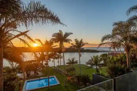 Luxurious Lagoon Property: a Once-in-a-lifetime Opportunity