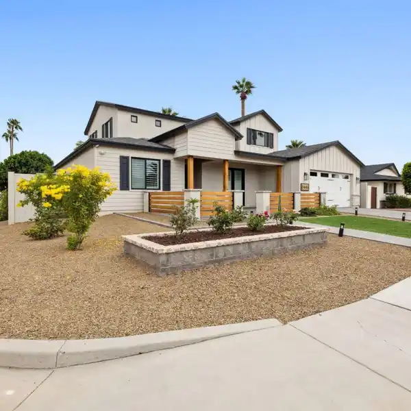 CUSTOM BUILT SCOTTSDALE HOME WITH MOUNTAIN VIEWS