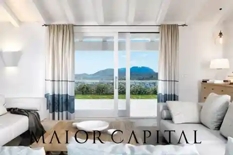 Immaculate Villa Surrounded by Nature