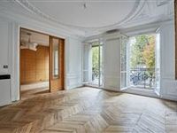 BRIGHT AND ELEGANT APARTMENT