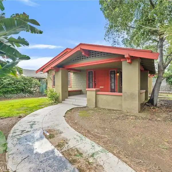 INCREDIBLE OPPORTUNITY IN HISTORIC SUNSET SQUARE