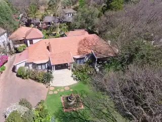 Westcliff Mini Mountain Estate - Secluded Elegance