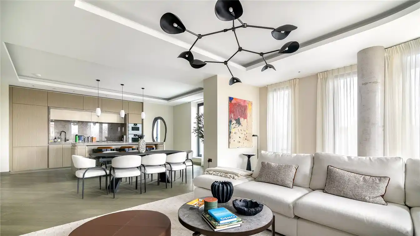 Exceptional Apartment with Hyde Park Views