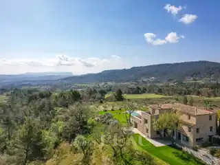 Peaceful Luxury Property with Commanding Views