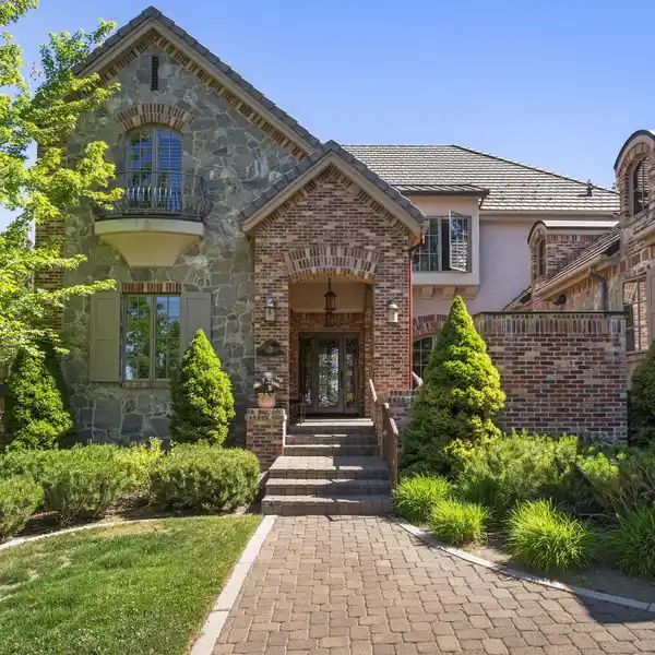 EXQUISITE CUSTOM HOME IN THE HEART OF MONTREUX