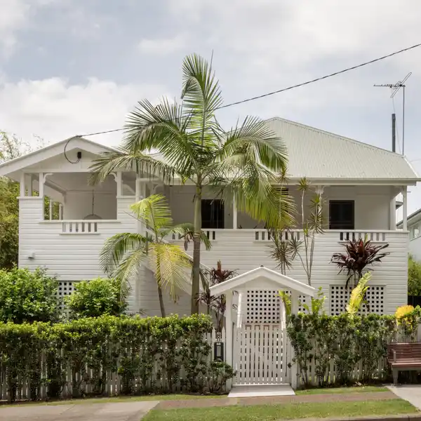 GLORIOUS FIVE BEDROOM QUEENSLANDER