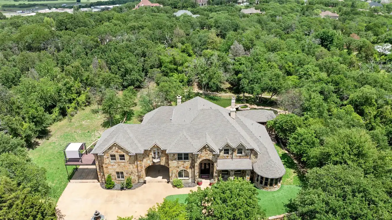 Exquisite Property on a Quiet Cul-de-sac