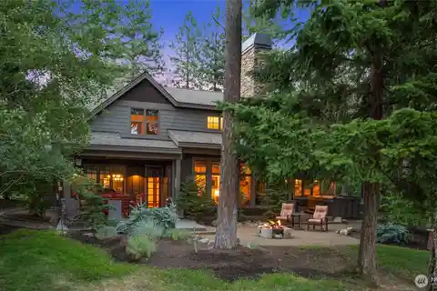 Exceptional Home on Rope Rider Golf Course