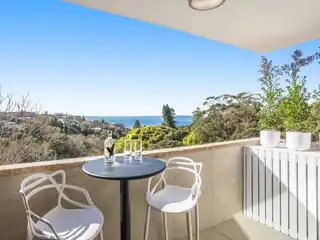 Newly Renovated Bright and Airy Apartment