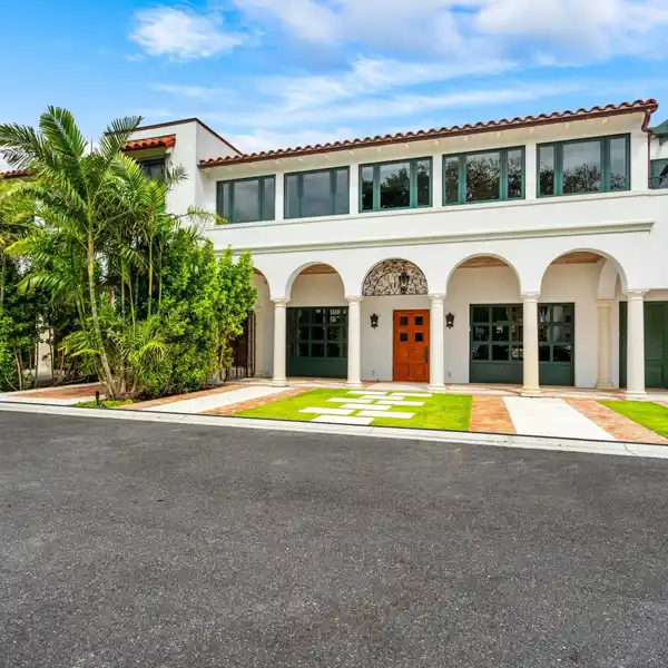 ARCHITECTURAL JEWEL REIMAGINED FOR MODERN LIVING