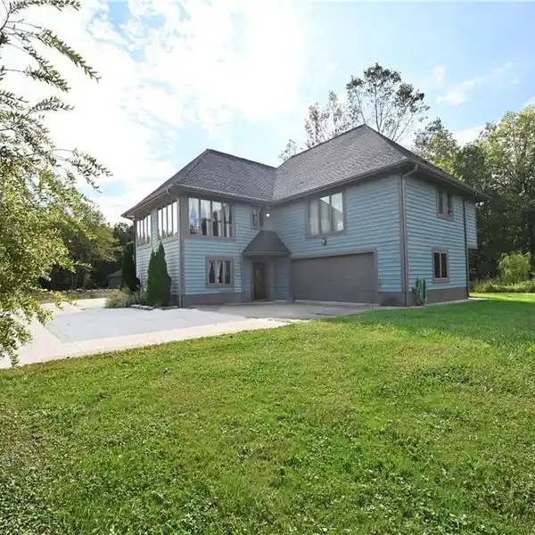 FABULOUS COLONIAL ON 18.5 PRIVATE ACRES