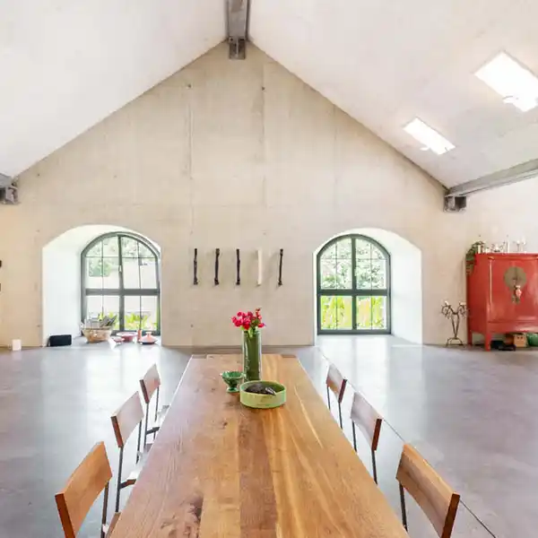 LUXURIOUS LIVING IN A HISTORIC FACTORY