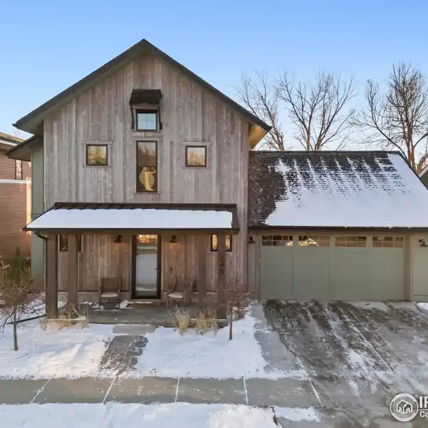 BEAUTIFULLY CRAFTED HOME IN PATEROS CREEK
