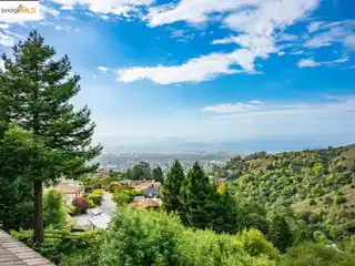 Beautiful Mid-Century Retreat with Bay Views & Privacy