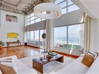 BEAUTIFUL PENTHOUSE IN THE DESIRABLE SOUTH OF FIFTH