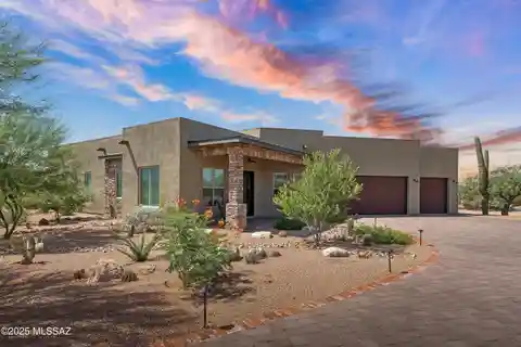 Impressive Tanque Verde Valley Residence