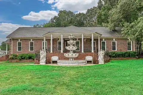 Create Your Dream Home in a Great Location