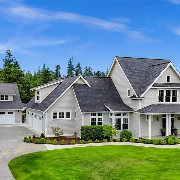 UNIQUE PROPERTY WITH TWO FULLY EQUIPPED HOMES