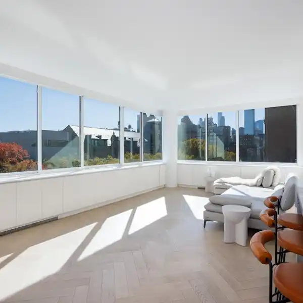 CORNER CONDO WITH PANORAMIC MUSEUM PARK VIEWS