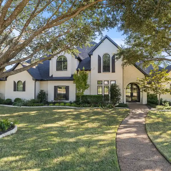 EXQUISITE HOME IN A SOUGHT-AFTER NEIGHBORHOOD