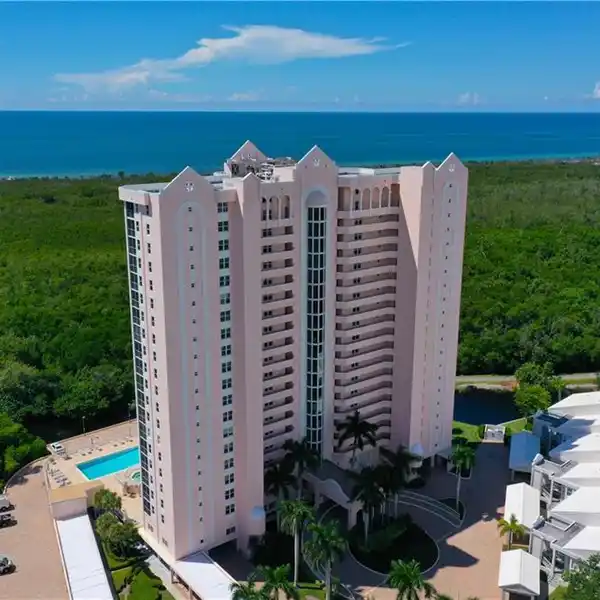 THE IDYLLIC PELICAN BAY LIFESTYLE AT ST. MAARTEN