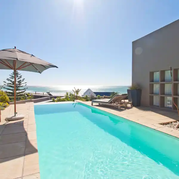 A TOUCH OF LUXURY OVERLOOKING LONGBEACH