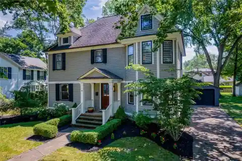 Sunlit Victorian with Stunning Chef’s Kitchen