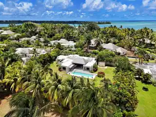 Sophisticated Villa with Stunning Garden Views