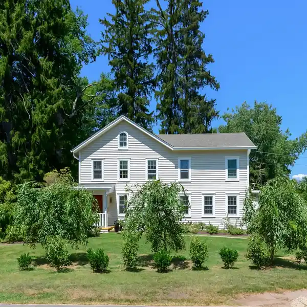 DISTINGUISHED COLONIAL FARMHOUSE