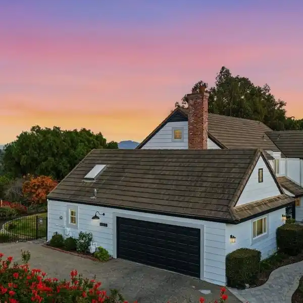 TERRA BELLA ESTATES CUSTOM HOME WITH SWEEPING VIEWS