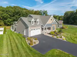 Exceptional Craftsman Ranch in Lakeview Landing