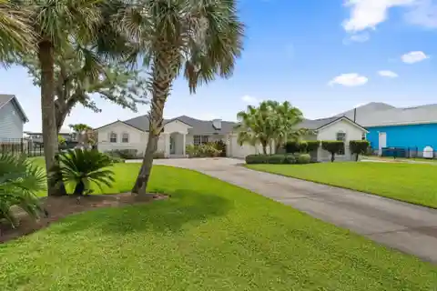 Riverfront Living in the North Florida Keys