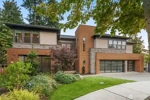 Custom Home in Coveted Pipers Glen