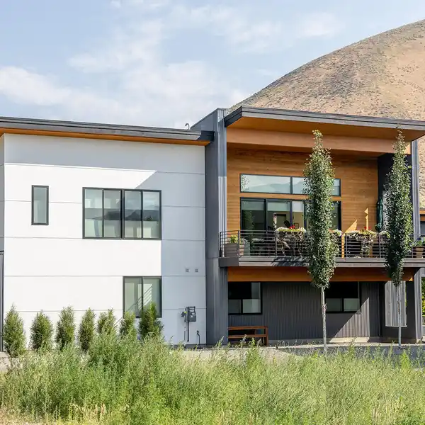 LIGHT-FILLED HOME WITH BEAUTIFUL FINISHES AND GORGEOUS VIEWS