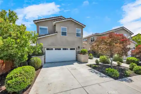 Luxury Detached Home Steps from Liberty Park