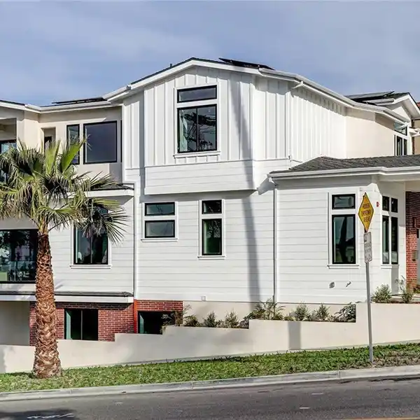 MODERN COASTAL LIVING IN SOUTH REDONDO BEACH