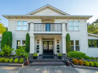 Luxurious and Versatile Gated Property