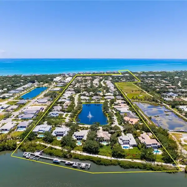 SPACIOUS AND REFINED CONDO IN PALM ISLAND PLANTATION