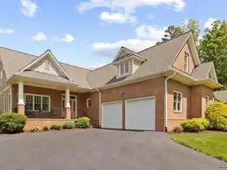 Luxury and Tranquility on the Richmond Country Club Golf Course