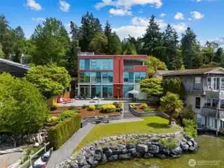 Refined Modern Lake Washington Living
