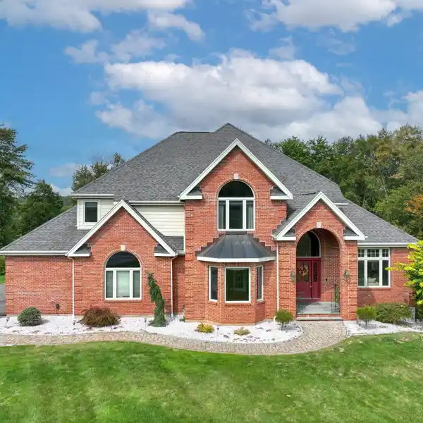 EXQUISITE OPEN-PLAN CUSTOM HOME