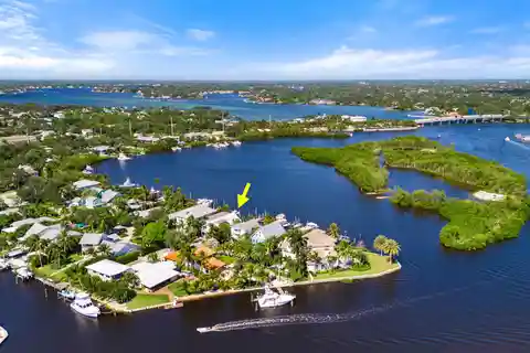 The Ultimate in Luxury Waterfront Living