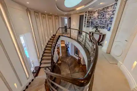 Oceanfront Sophistication in the Heart of Mouille Point