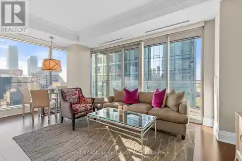 Stunning and Spacious Residence in the Legendary Four Seasons Private Residences