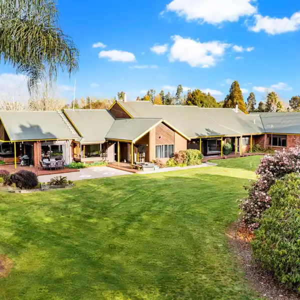 MAGNIFICENT PROPERTY EXUDING SPACE AND PRIVACY