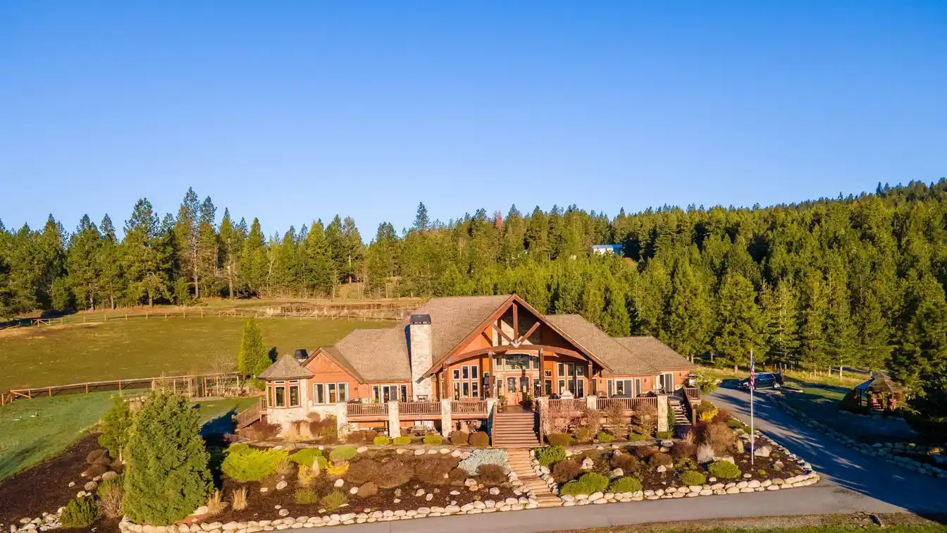 Exquisite Home in Cougar Gulch