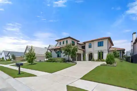 Elegant Home with Modern Luxury Finishes