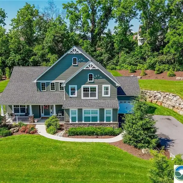 SPACIOUS CUSTOM CRAFTSMAN IN VALLEY WEST ESTATES