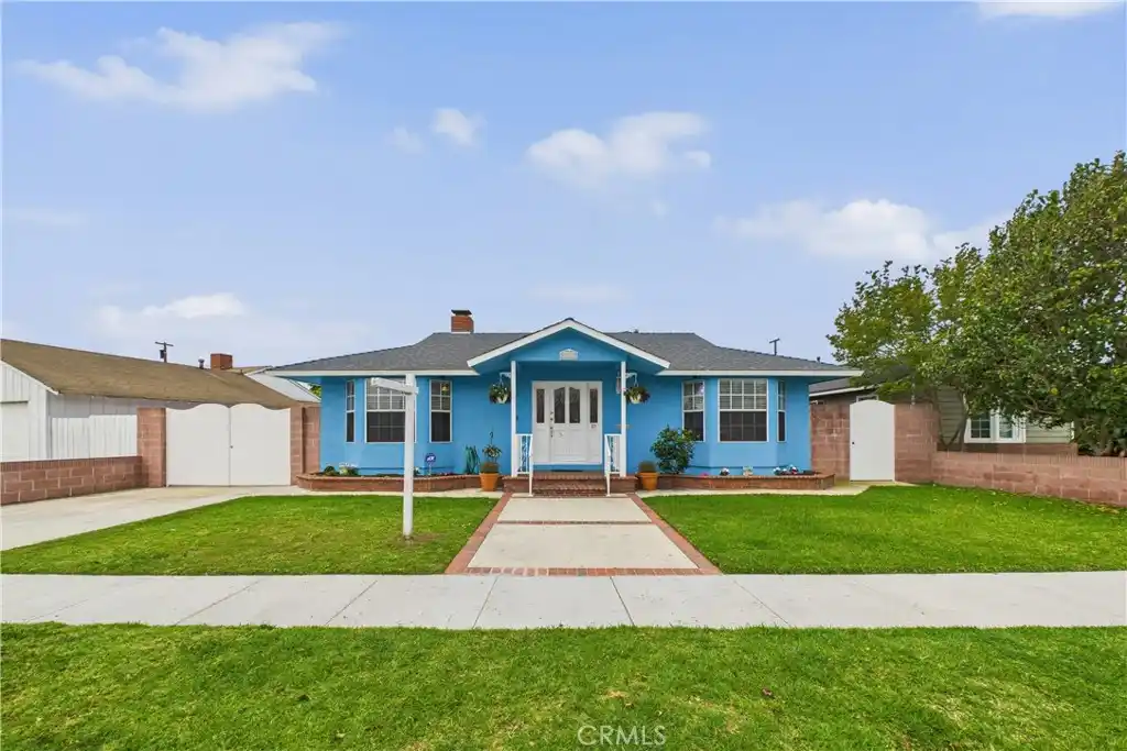 Meticulously Maintained Home in Long Beach