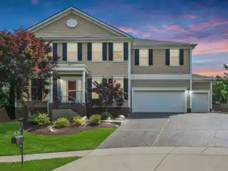 Modern Comfort Meets Outdoor Entertaining Space